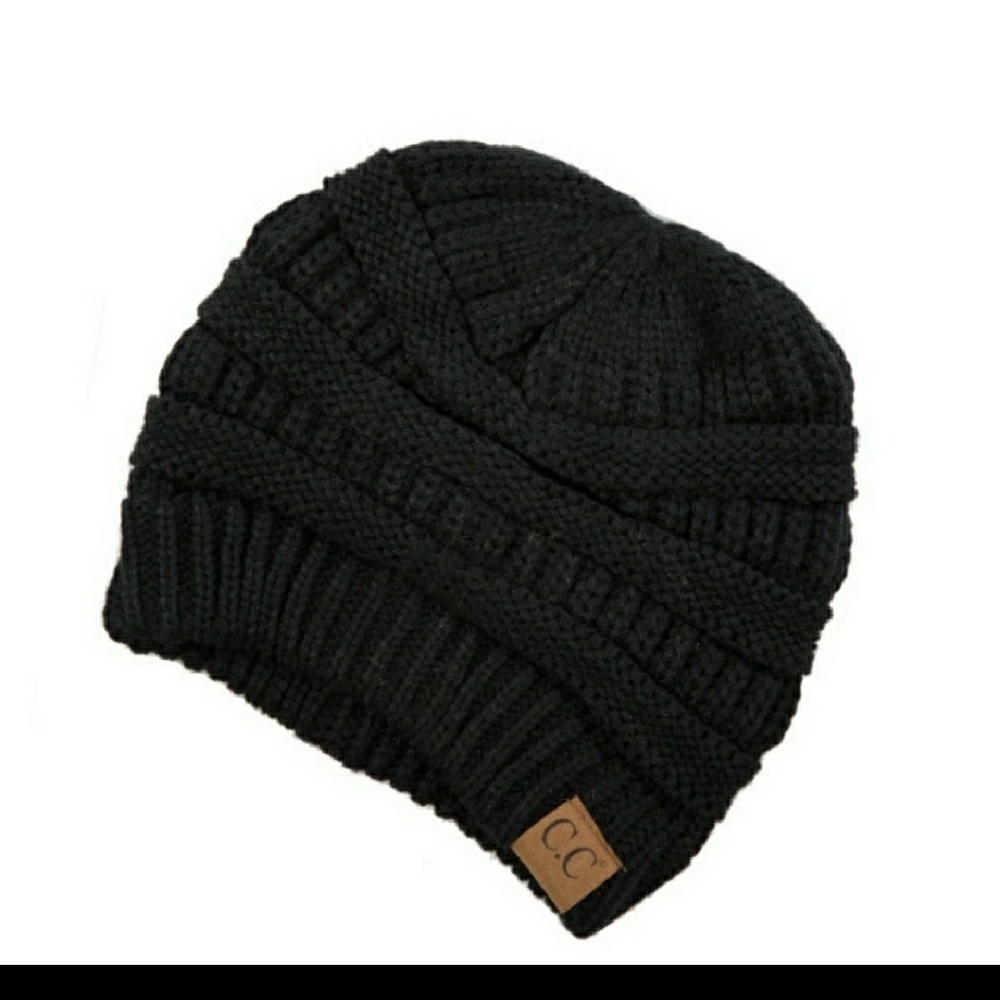CC Beanies NWT in Black